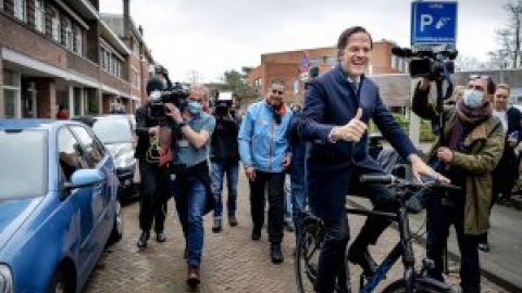 Mark Rutte vuelve a imponerse en unas elecciones en Países Bajos y encara su cuarto Gobierno consecutivo