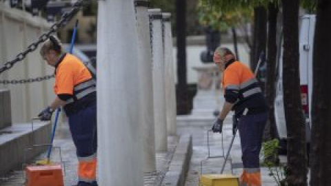 La Junta de Andalucía pide cinco años de cárcel para una limpiadora y dos sindicalistas por una protesta laboral