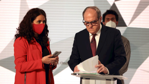 El candidato a la presidencia de la Comunidad de Madrid por el PSOE, Ángel Gabilondo, antes del inicio del debate de los aspirantes a presidir el gobierno madrileño. EFE / Juanjo Martín