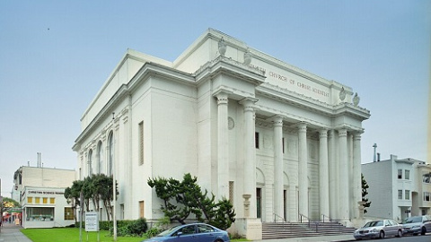 Sede en san Francisco de Internet Archive, que fue antes una iglesia de la Cienciología.