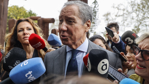 El expresidente de la Generalitat valenciana y exministro Eduardo Zaplana ofrece declaraciones a los medios a su llegada a un juicio por el caso Erial, en la Ciudad de la Justicia de Valencia, a 21 de marzo de 2024.