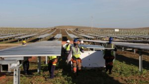 Endesa compra una cartera de 11 proyectos fotovoltaicos en España en los que invertirá 350 millones