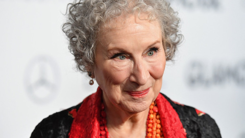 La escritora Margaret Atwood, una de las víctimas de la estafa literaria perpetrada por Filippo Bernardini, en una imagen de archivo tomada en noviembre de 2019 en Nueva York