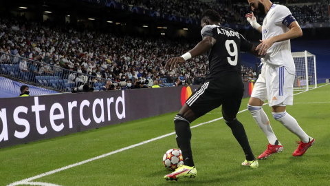 Los estadios de fútbol en España volverán a estar ocupados por los aficionados al 100%. Este 28 de septiembre de 2021, el Real Madrid jugó todavía con restricciones el partido de Liga de Campeones contra el Sheriff Tiraspol.