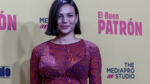 La actriz Elisa Mouliaa, posa en la premiere de la película ‘El buen patrón’, en los Cines Callao, a 14 de octubre de 2021.