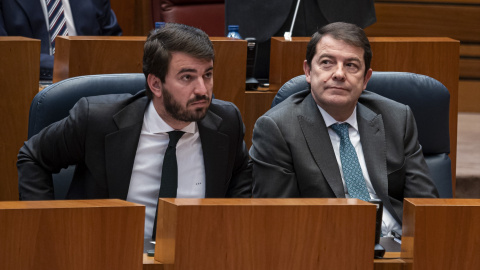 El vicepresidente de la Junta, Juan García-Gallardo, y el presidente de la Junta de Castilla y León, Alfonso Fernández Mañueco.