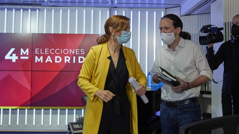 Mónica García y Pablo Iglesias antes del debate de la Cadena Ser.