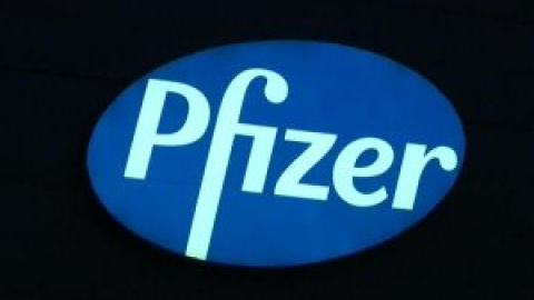 EE.UU. aprueba de emergencia la vacuna de Pfizer