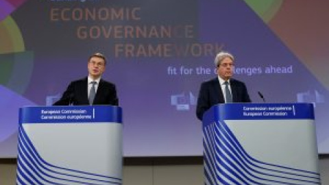 Bruselas propone dar más flexibilidad a los países para reducir su deuda y déficit públicos a cambio de más sanciones