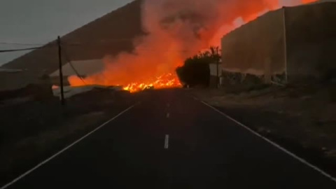 Así ha sido la llegada de la lava al mar