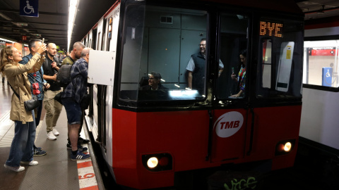 L'últim tren de la sèrie 4000 a la L1 de la xarxa de metro de Barcelona.