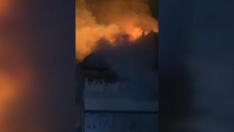 Al menos dos muertos en el incendio de una nave industrial de Badalona donde vivÃ­an personas sin hogar