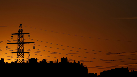 Cables de la luz. Foto de archivo.