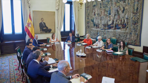 La presidenta del Congreso, Francina Armengol, preside la primera reunión de la Mesa del Congreso de los Diputados.