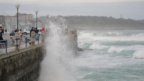 El litoral de Cantabria estará este lunes en aviso por fuertes vientos y oleaje