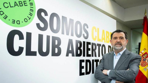 El presidente del Club Abierto de Editores Arsenio Escolar durante la presentación de la nueva imagen de la asociación.