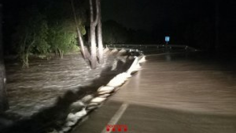 Les pluges torrencials provoquen inundacions i incidències en carreteres a Tarragona i Barcelona