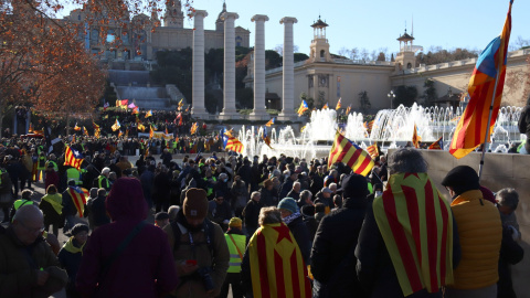 Protesta independentista a l'avinguda Maria Cristina contra la cimera hispano-francesa.