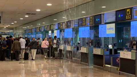 Goteres a l'interior d'una de les terminals de l'Aeroport del Prat