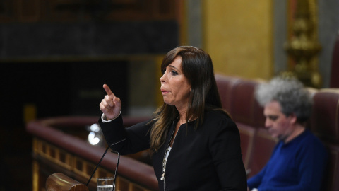 La diputada del PP Alícia Sánchez-Camacho, durante su intervención el pleno del Congreso. EFE/FERNANDO VILLAR