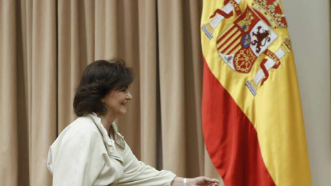 La vicepresidenta del Gobierno, Carmen Calvo, comparece en la Comisión de Igualdad del Congreso. (JAVIER LIZÓN | EFE)