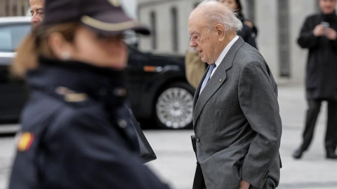 El expresident de la Generalitat, Jordi Pujol, a su llegada a la Audiencia Nacional. EFE/Emilio Naranjo