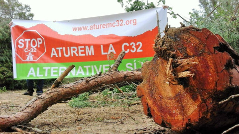 L'ampliació de la C-32 ha topat amb una forta oposició ecoogistes. ATUREM LA C-32