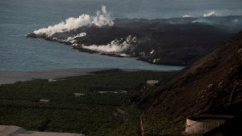 Los científicos vigilan las coladas de lava mientras continúa la actividad sísmica en el sur de La Palma