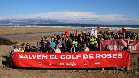 Protesta a la Costa Brava contra el projecte del macro parc eòlic a Roses.