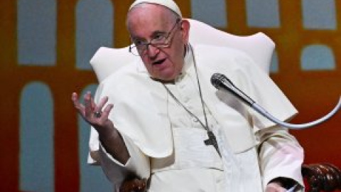 El Papa cuestiona el actual modelo de desarrollo porque "la tierra arde" y la economía "mata"