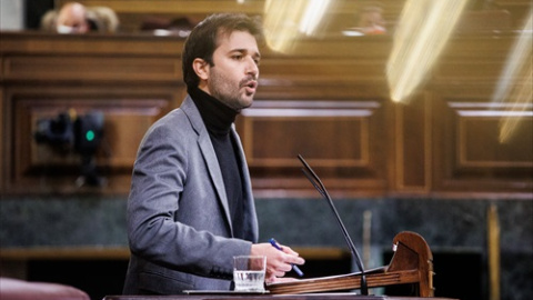 24/11/21. El coordinador autonómico de Podemos en la Región de Murcia, Javier Sánchez Serna, interviene en una sesión plenaria en el Congreso de los Diputados.