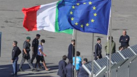 Desembarca en Albania un segundo grupo de migrantes deportados por Italia