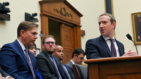 Imagen de octubre de 2019 del fundador y presidente ejecutivo de Facebook, Mark Zuckerberg, durante una comparecencia en el Congreso de EEUU. REUTERS/Erin Scott