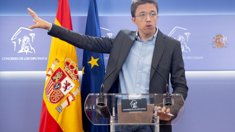 Íñigo Errejón, tras una rueda de prensa posterior a la Junta de Portavoces, en el Congreso de los Diputados, a 21 de mayo de 2024, en Madrid.