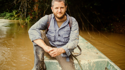 El reportero David Beriain dirige y presenta Amazonas Clandestino en Discovery MAX.