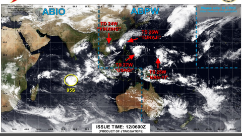 Imagen por satélite de las tormentas del Centro Conjunto de Alerta de Tifones.