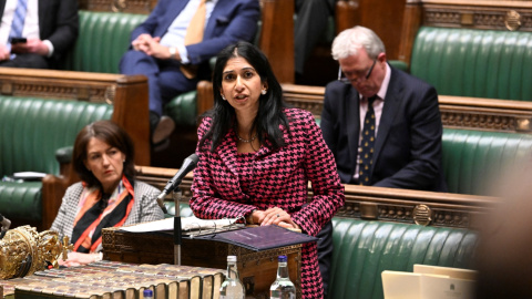 La ministra de Interior británica, Suella Braverman, interviene en la Cámara de los Comunes el pasado 17 de enero de 2023.