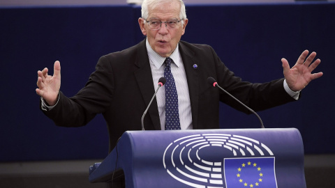 El Alto Representante de la UE para Asuntos Exteriores, Josep Borrell, durante su intervención en el Parlamento Europeo del debate sobre el futuro de las relaciones de la UE con los EEUU, en Estrasburgo. Frederick Florin/Pool via REUTERS