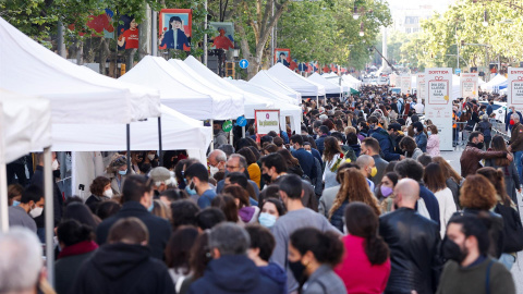 Una imatge d'aquest Sant Jordi al Passeig de Gràcia.