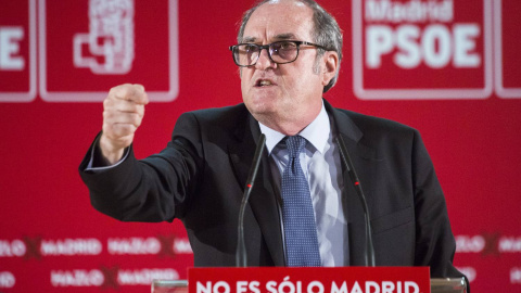 El candidato socialista a la Presidencia de la Comunidad de Madrid, Ángel Gabilondo, durante un acto electoral en Fuenlabrada (Madrid), a 26 de abril de 2021, en Madrid (España)