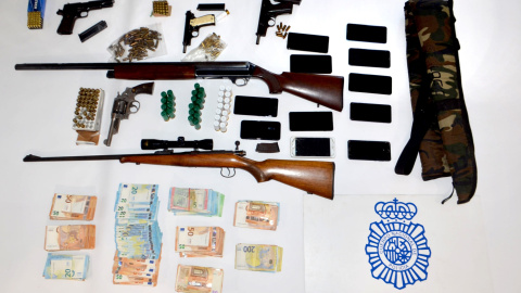 Dieciocho detenidos e incautadas seis armas y plantas de marihuana en Almería