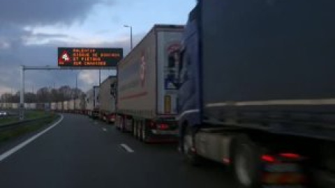 Miles de camioneros atrapados en el Canal de la Mancha por un Brexit sin acuerdo