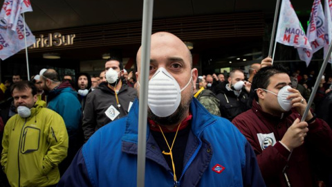 Los trabajadores de Metro de Madrid protestan por la exposición al amianto en trenes y estaciones. EFE/ Luca Piergiovanni