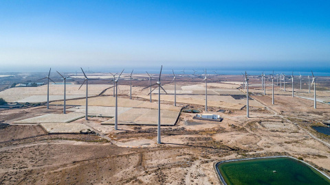 Vista del parque eólico Llanos de la Aldea, en la isla de Gran Canaria, gestionado por Ecoener.