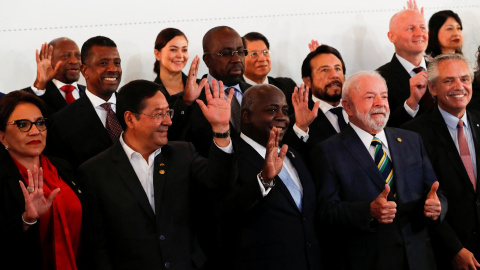 Líderes de los Estados de América Latina y el Caribe posan para una foto familiar durante la VII Cumbre de Jefes de Estado y de Gobierno de la Comunidad de Estados Latinoamericanos y Caribeños (CELAC) en Buenos Aires