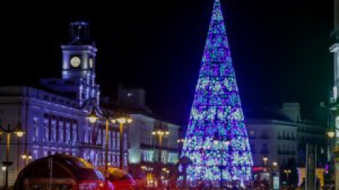 Vecinos y oposición critican a Almeida por el mal estado de la Puerta del Sol tras su reapertura por Navidad