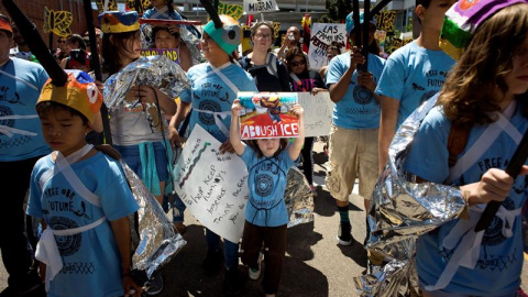 03/07/2018. Niños participan de una marcha durante la movilización nacional contra la política de Tolerancia Cero hacia inmigrantes hoy, martes 2 de julio de 2018, en San Diego, California (EE.UU.). Varios miles de personas marcharon en el palacio de j