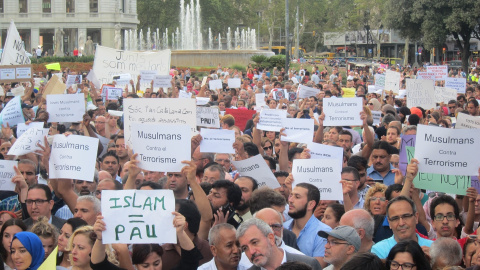 A la manifestació han participat representants de les institucions catalanes