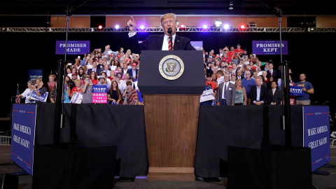 El presidente de Estados Unidos, Donald Trump, hablando el pasado martes, 22 de agosto, en el mitin en Phoenix, Arizona. REUTERS/Joshua Roberts