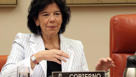 11/07/2018.- La ministra de Educación y Formación Profesional, Isabel Celaá, durante su comparecencia ante la Comisión de Educación del Congreso para explicar las líneas de actuación de su departamento. EFE/Ballesteros